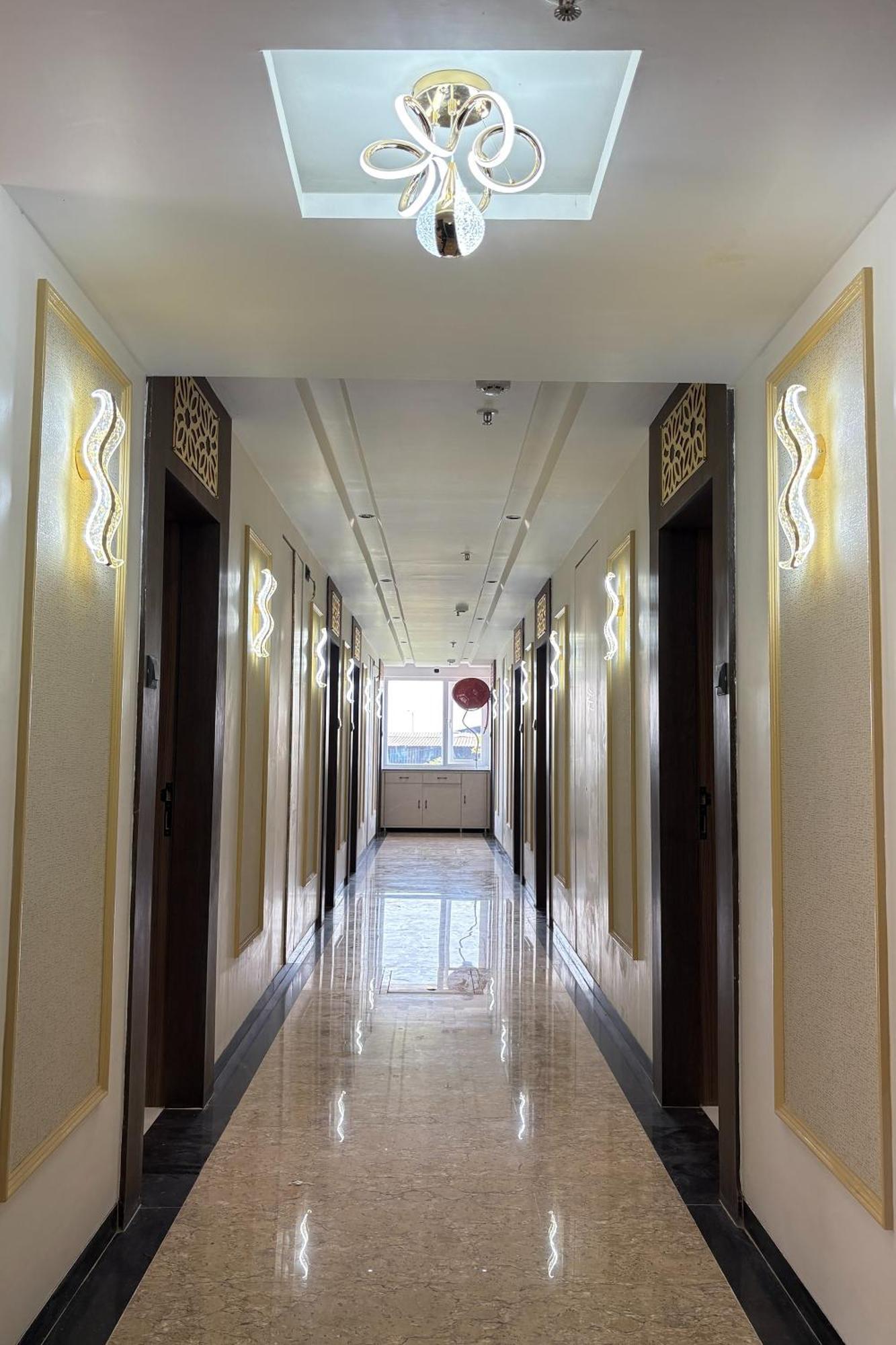 Hotel Kushala Grand, Dombivali Mangrul Exteriör bild